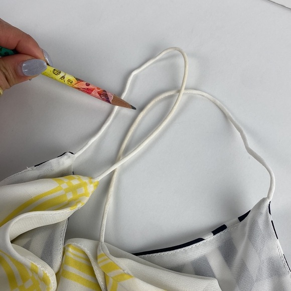 3/$15 Yellow windowpane black chevron print blouse cami office size M - Picture 9 of 9